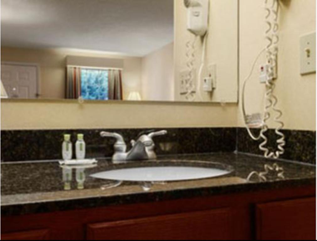 Baymont By Wyndham Greenville Δωμάτιο φωτογραφία