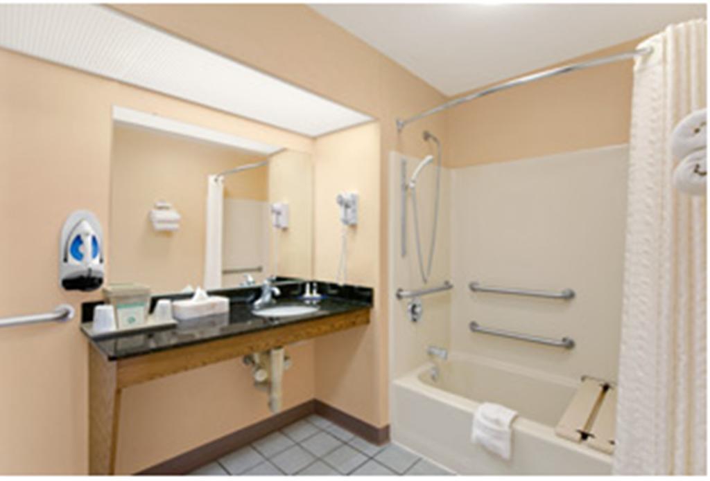 Baymont By Wyndham Greenville Δωμάτιο φωτογραφία