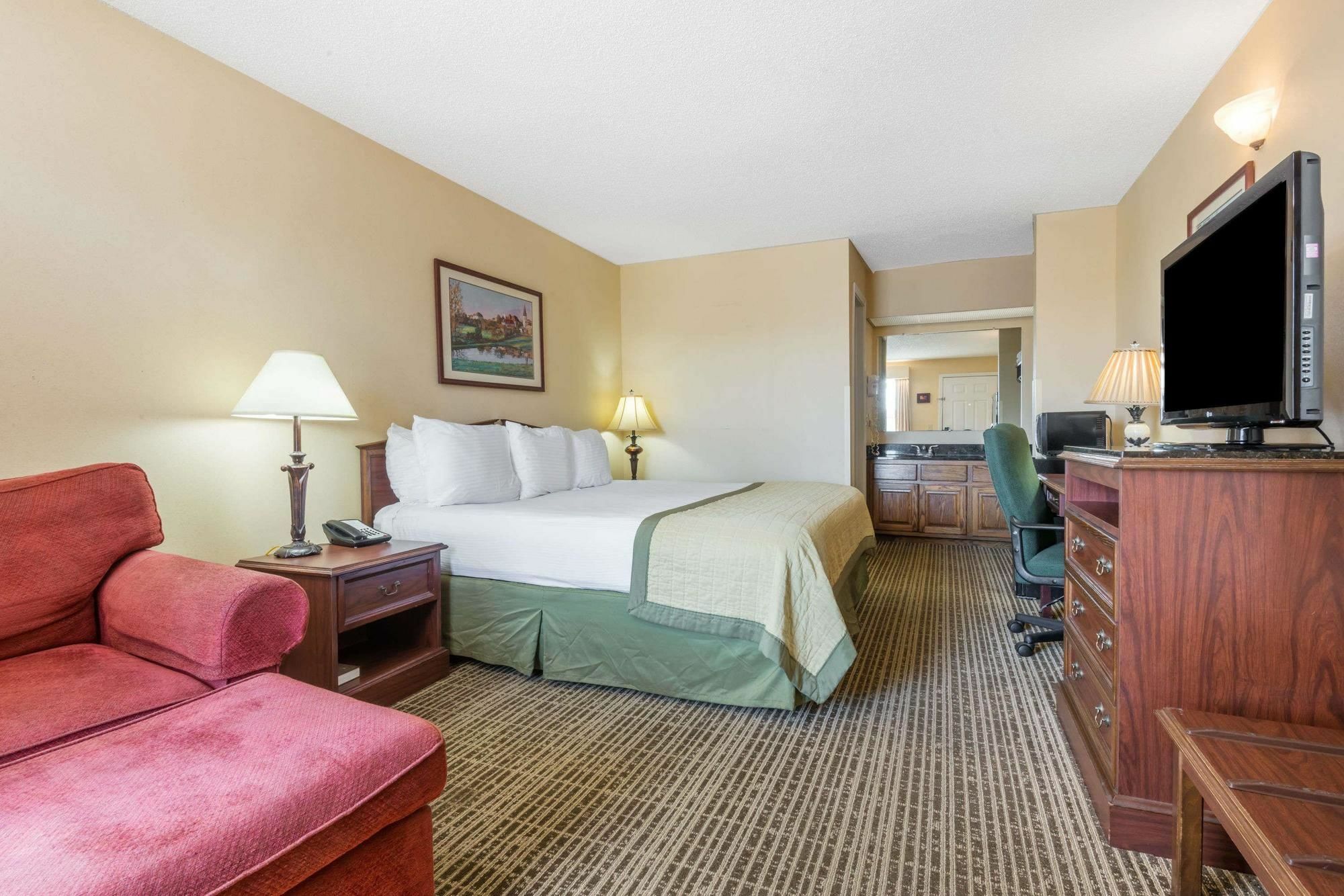 Baymont By Wyndham Greenville Εξωτερικό φωτογραφία